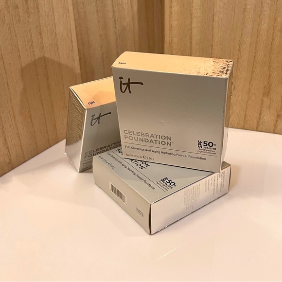 🥧NWT🥧Foundation Light Tone🥧IT Cosmetics🥧SPF 50+ 🥧Anti-Aging Foundation - Picture 9 of 11